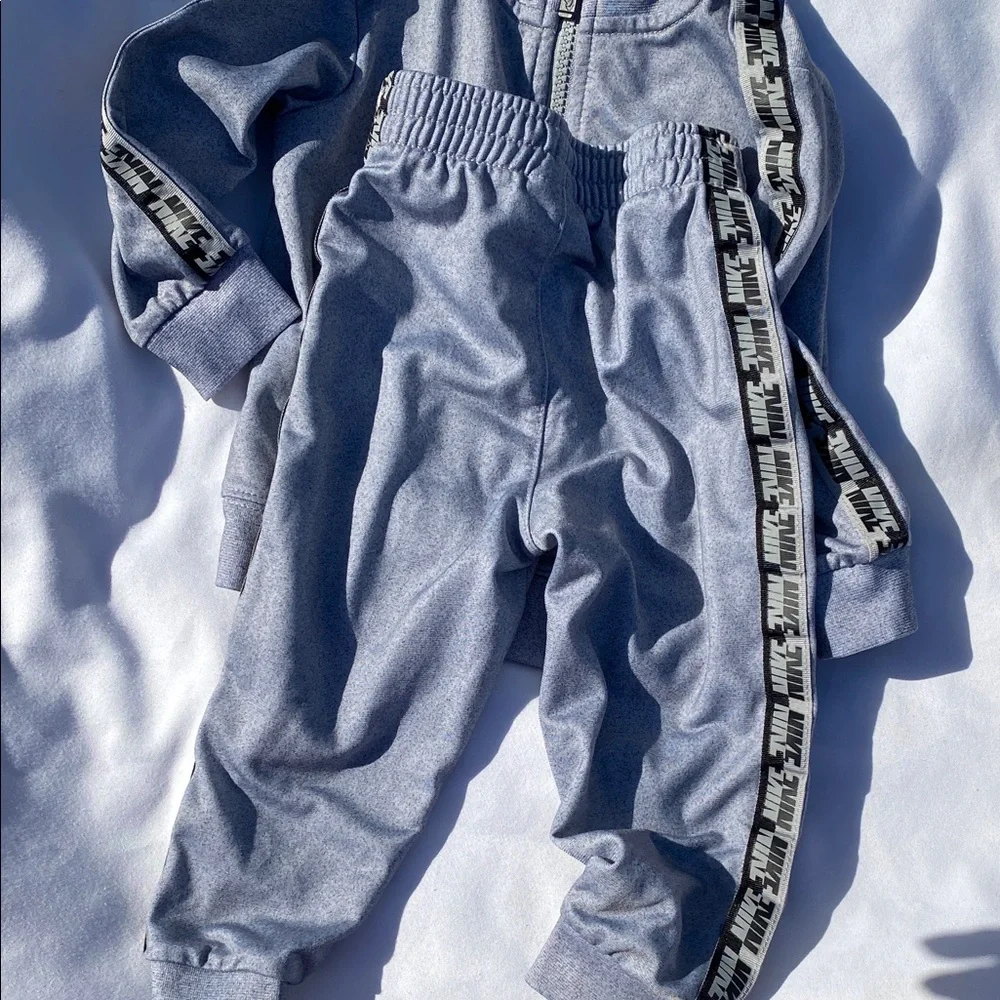 Nike Kids' Gray Tracksuit with Logo Size 18 months - Picture 7 of 8